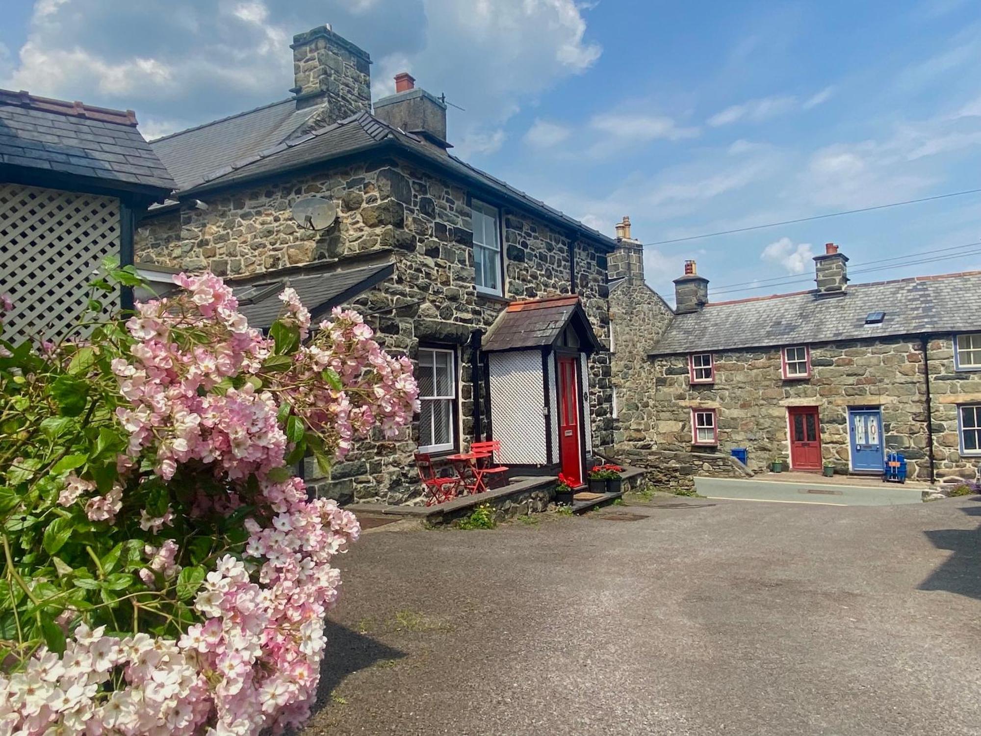 Cottage In The Heart Of Dolgellau Eksteriør billede